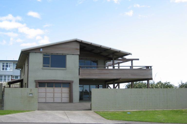 Photo of property in 2 Seaton Street, Strandon, New Plymouth, 4312