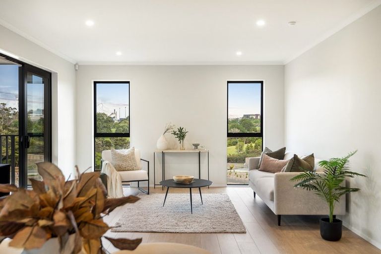 Photo of property in 8/7 Parapara Place, Albany, Auckland, 0632