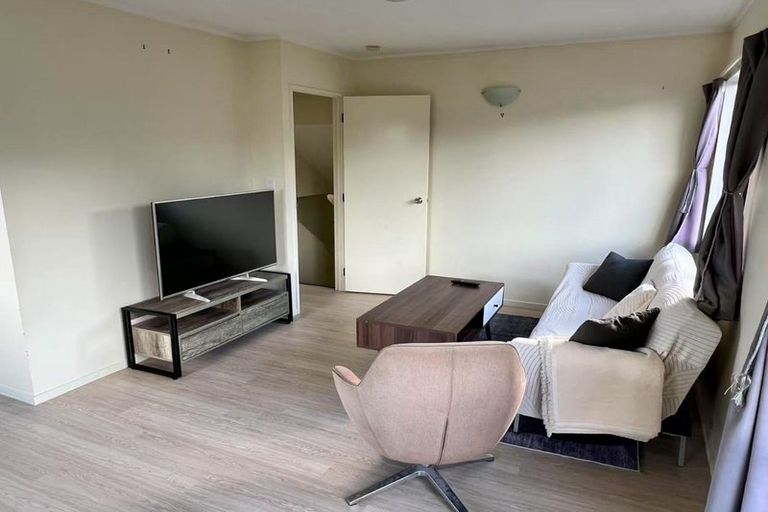 Photo of property in 2/10 Belmont Terrace, Milford, Auckland, 0620