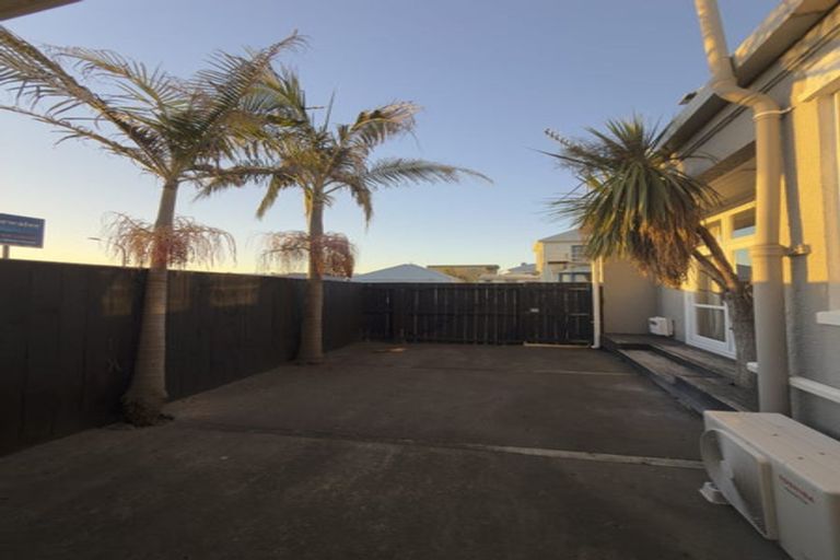 Photo of property in 351 Marine Parade, Napier South, Napier, 4110