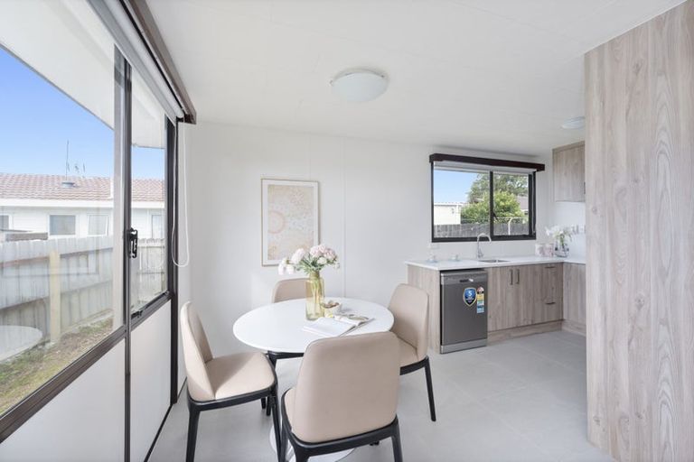 Photo of property in 11 Starforth Place, Henderson, Auckland, 0612