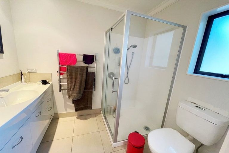 Photo of property in 6 Mcwhirters Farm Lane, Massey, Auckland, 0614