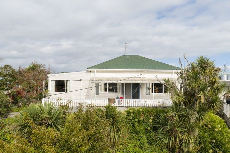 Photo of property in 14 Union Street, Foxton, 4814