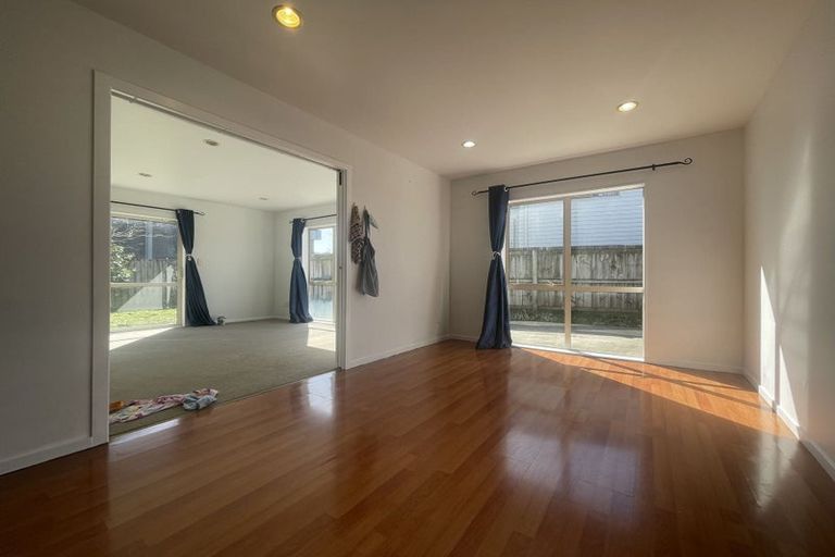 Photo of property in 7 Merlot Way, Te Atatu South, Auckland, 0610