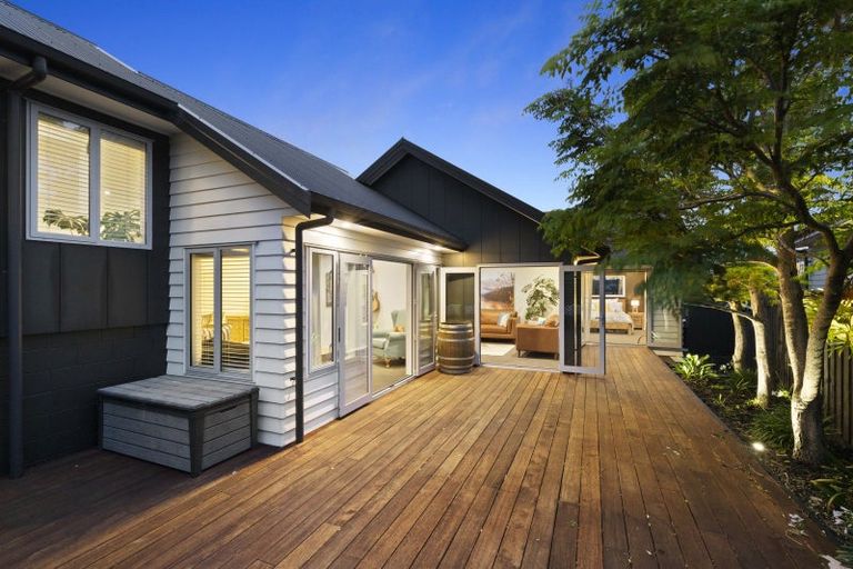 Photo of property in 11 Knoll Rise, Pukekohe, 2120