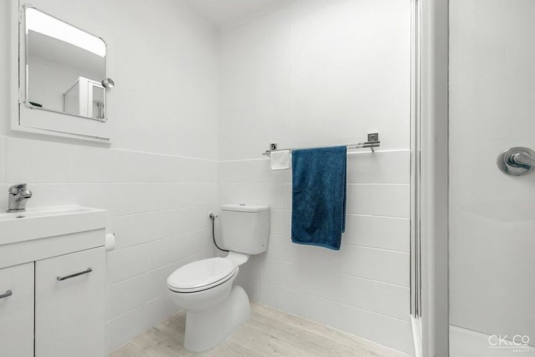 Photo of property in 2/26 Deller Grove, Silverstream, Upper Hutt, 5019