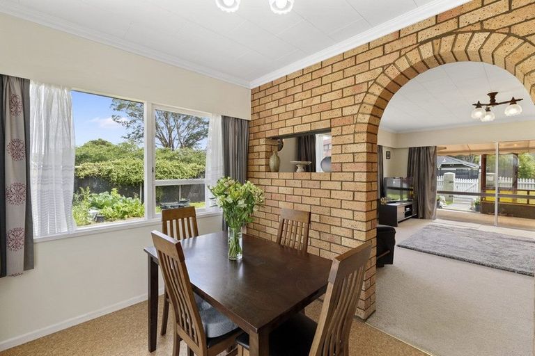 Photo of property in 28 Oriwa Street, Waikanae, 5036