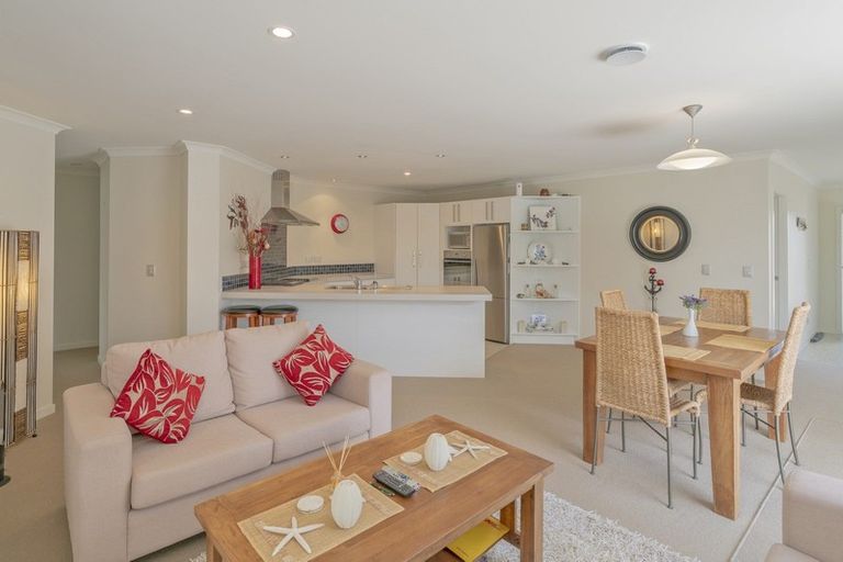 Photo of property in 3 Mermaid Place, Whitianga, 3510