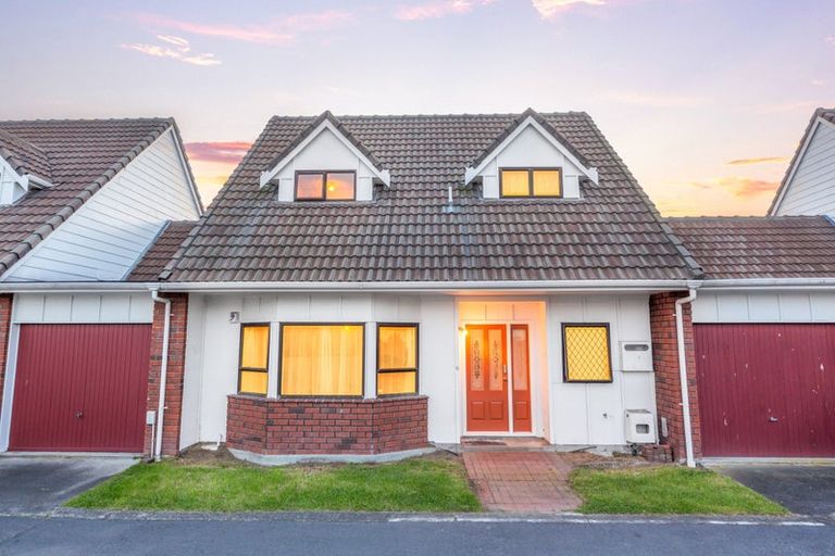 Photo of property in 6/49 Mana Esplanade, Paremata, Porirua, 5026
