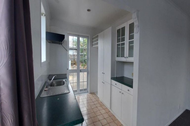 Photo of property in 129 Mcleod Road, Te Atatu South, Auckland, 0610