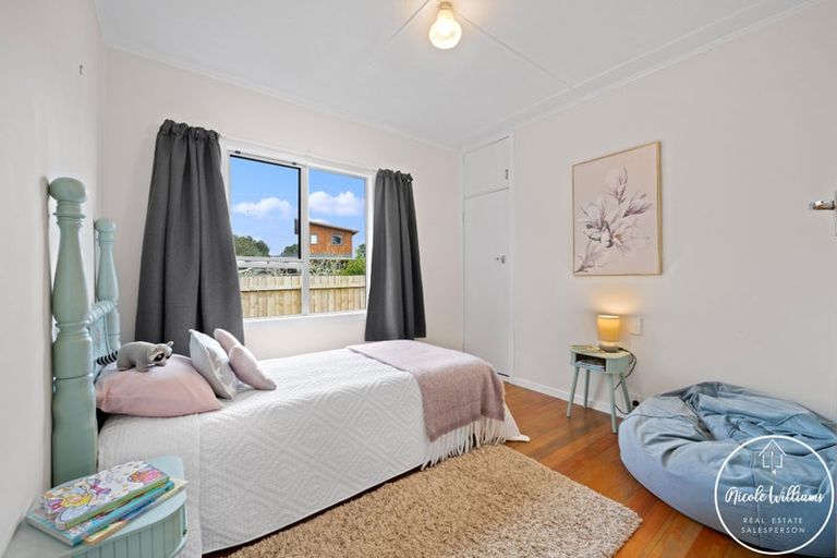 Photo of property in 9 Regent Street, Whakapirau, Maungaturoto, 0583