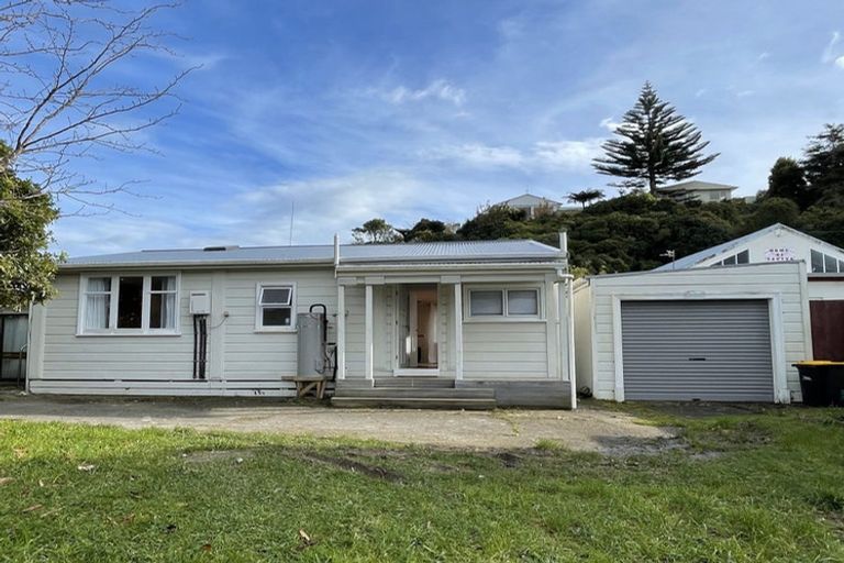 Photo of property in 68 Broderick Road, Johnsonville, Wellington, 6037
