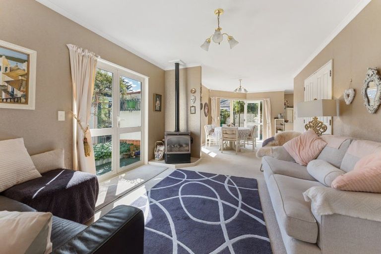 Photo of property in 4 Karina Terrace, Roslyn, Palmerston North, 4414