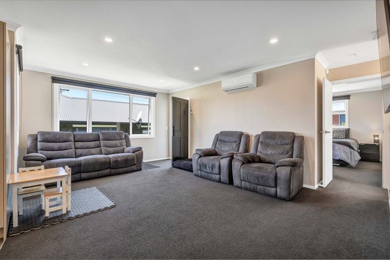 Photo of property in 63 Domett Street, Waitara, 4320