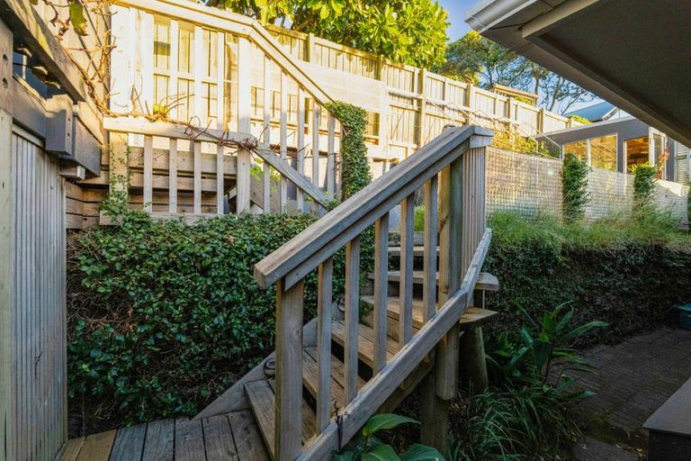 Photo of property in 94 Messenger Terrace, Oakura, 4314