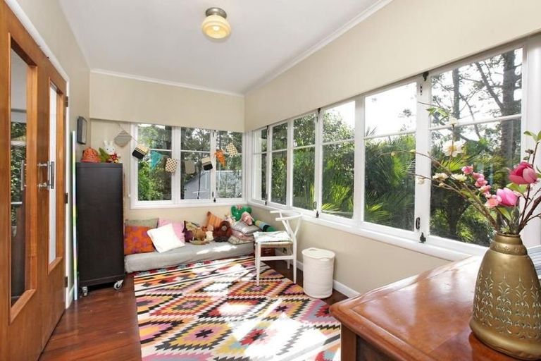 Photo of property in 108 Scenic Drive, Titirangi, Auckland, 0604