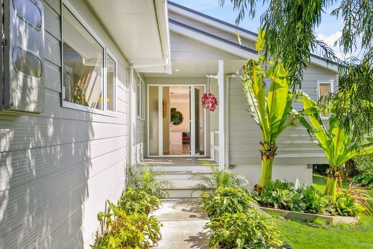 Photo of property in 19 Jean Place, Stanmore Bay, Whangaparaoa, 0932