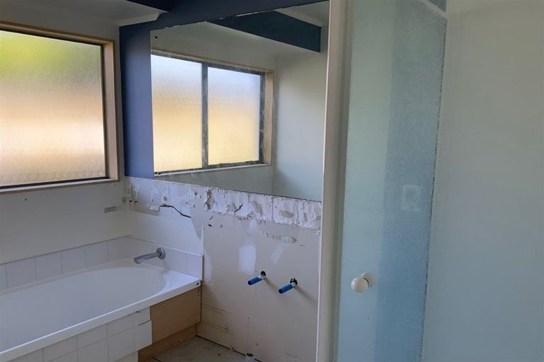 Photo of property in 8 Pono Place, Waiuku, 2123