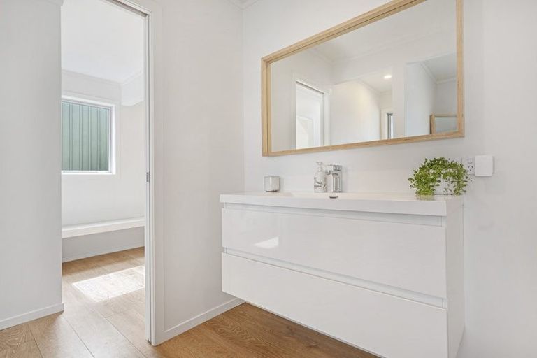 Photo of property in 8 James Mcleod Road, Shelly Beach, Helensville, 0874