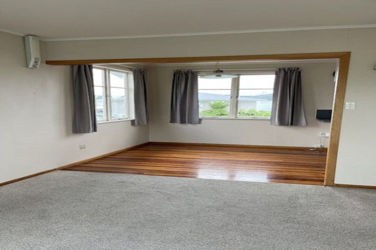 Photo of property in 36 Graham Avenue, Te Atatu Peninsula, Auckland, 0610