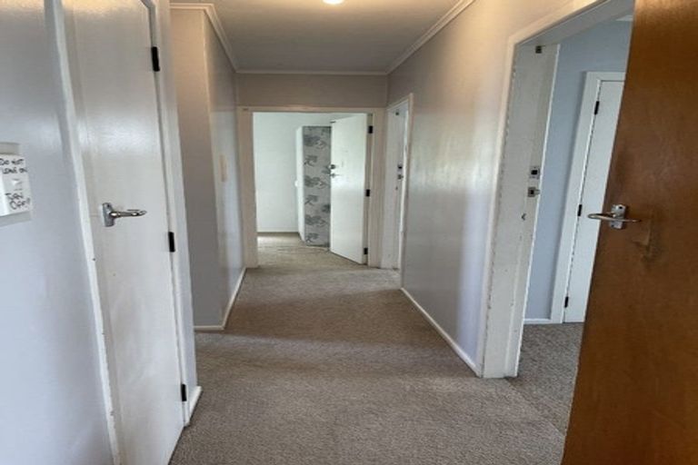 Photo of property in 36 Graham Avenue, Te Atatu Peninsula, Auckland, 0610