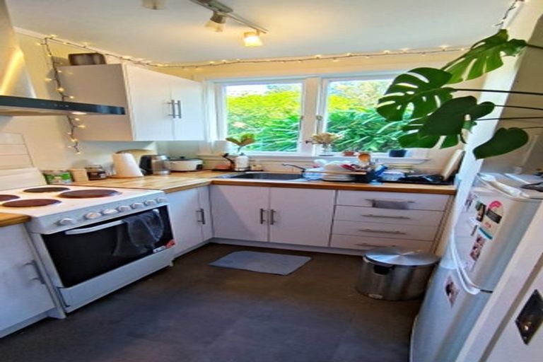 Photo of property in 62 Severn Street, Island Bay, Wellington, 6023