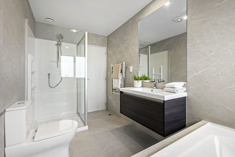 Photo of property in 7 Owen Chapman Drive, Red Beach, 0932