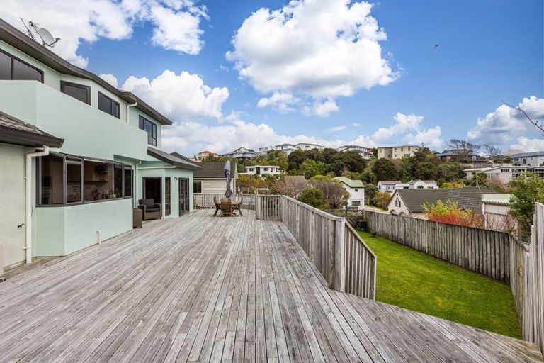 Photo of property in 31 Lanyon Place, Whitby, Porirua, 5024