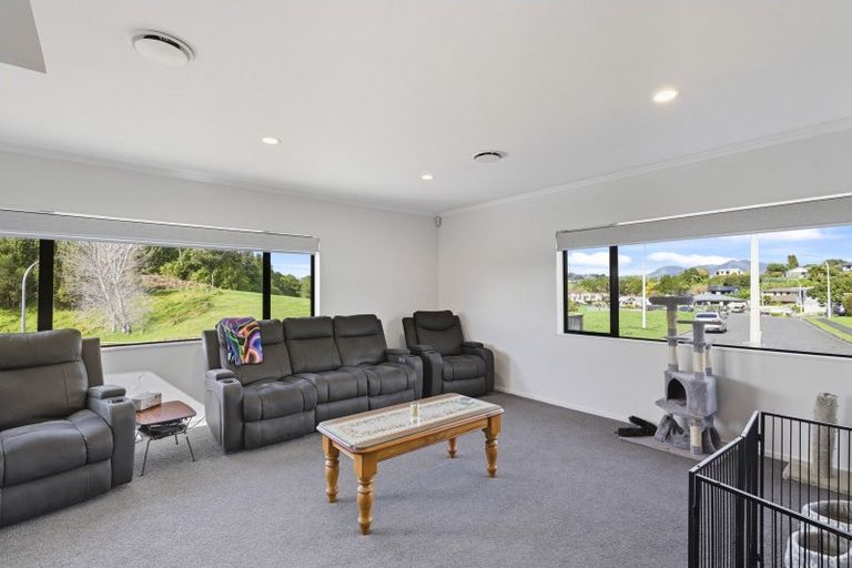 Photo of property in 5 Rotokare Crescent, Whalers Gate, New Plymouth, 4310