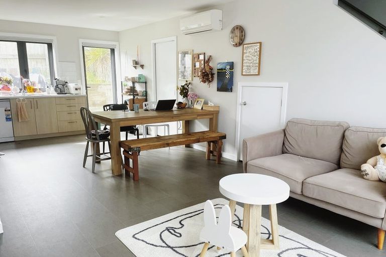 Photo of property in 60u2 Broderick Road, Johnsonville, Wellington, 6037