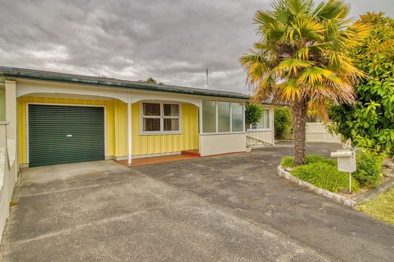 Photo of property in 2 Bennett Place, Onekawa, Napier, 4110