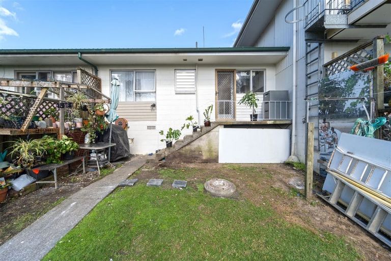 Photo of property in 5/38 Edmonton Road, Henderson, Auckland, 0612