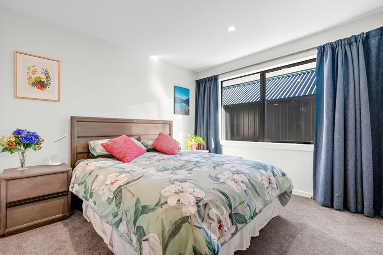 Photo of property in 23 Kereru Crescent, Wanaka, 9305