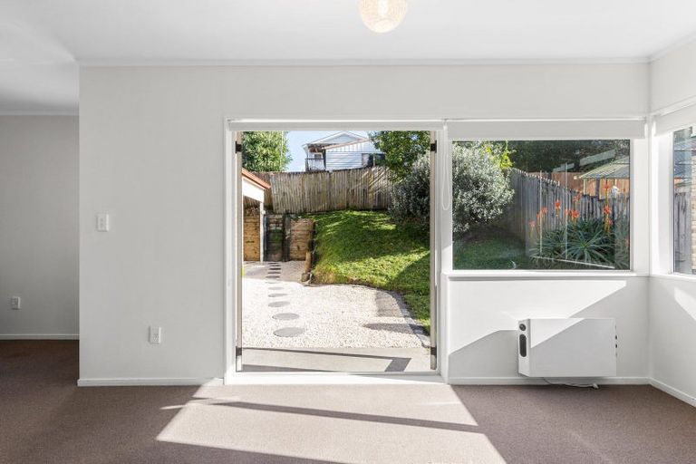 Photo of property in 37 Kona Crescent, Henderson, Auckland, 0610