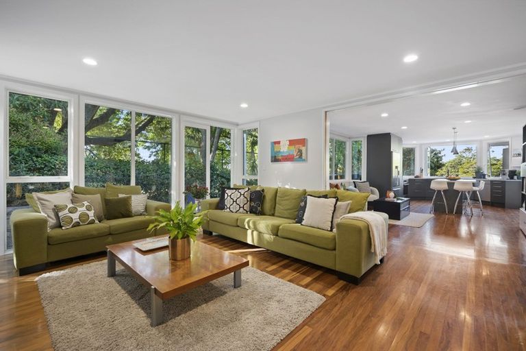 Photo of property in 6a Terrylyn Drive, Hillcrest, Auckland, 0627