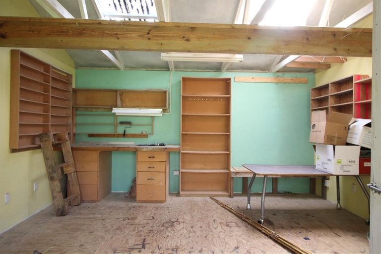 Photo of property in 17 Rimutaka Place, Titirangi, Auckland, 0604