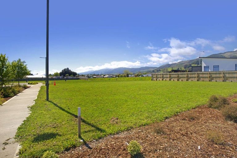 Photo of property in 25 Greenway Crescent, Hope, 7020
