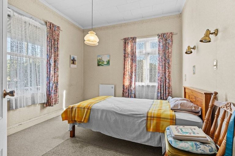 Photo of property in 27 Dublin Street, Martinborough, 5711