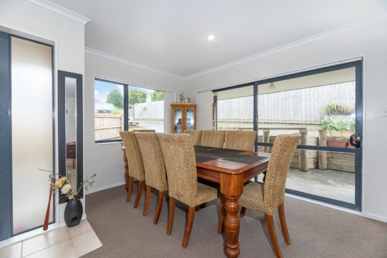Photo of property in 4 Elder Place, Massey, Auckland, 0614