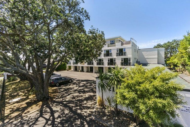 Photo of property in 1/21 Clifton Road, Hauraki, Auckland, 0622