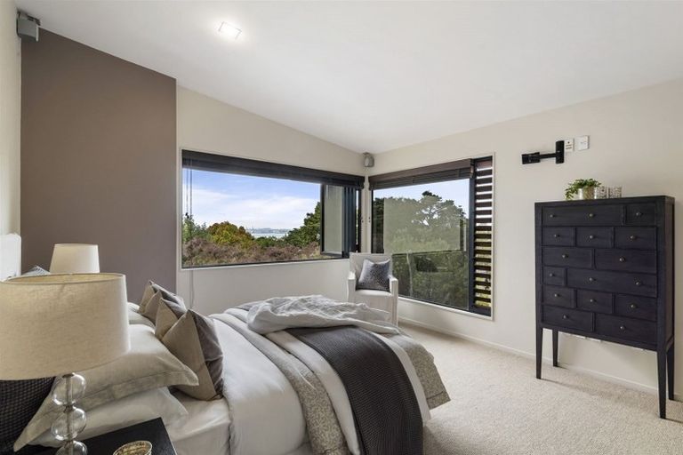 Photo of property in 2/71 Pupuke Road, Northcote, Auckland, 0627