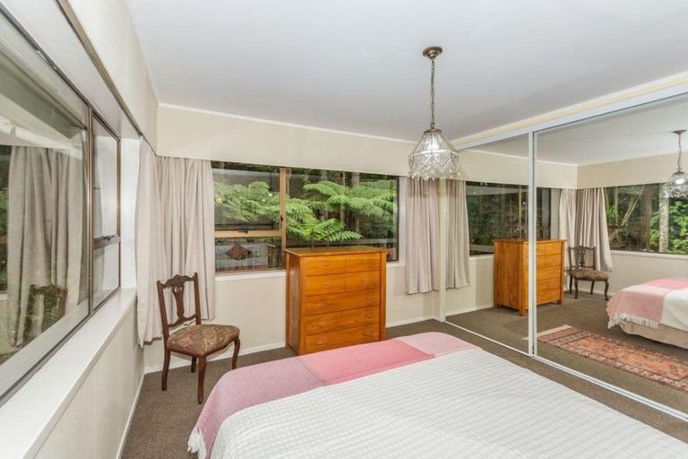 Photo of property in 130 Otitori Bay Road, Titirangi, Auckland, 0604