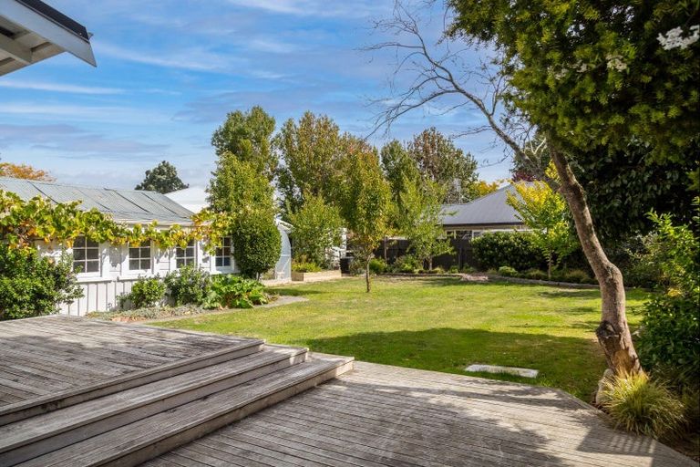 Photo of property in 35 Cambridge Terrace, Masterton, 5810