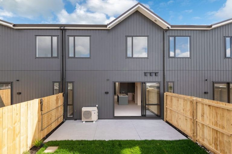 Photo of property in 94 Symes Drive, Red Beach, 0932