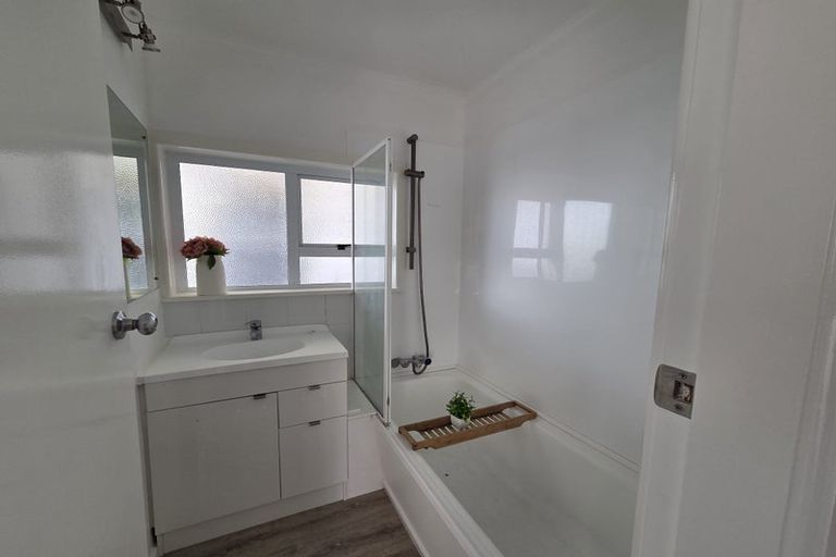 Photo of property in 103 Maupuia Road, Maupuia, Wellington, 6022