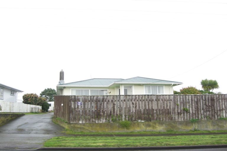 Photo of property in 40 Bayly Street, Waitara, 4320