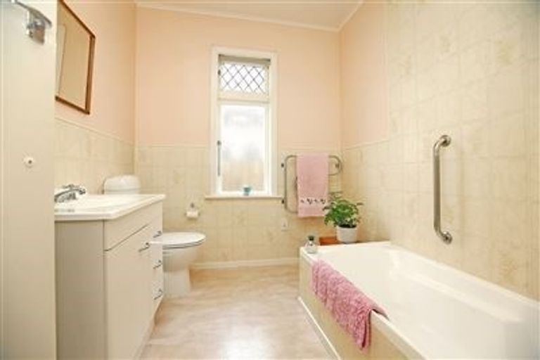 Photo of property in 38 Kauri Street, Miramar, Wellington, 6022