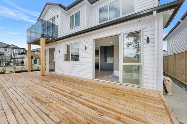 Photo of property in 15 Drumconnell Drive, Flat Bush, Auckland, 2019