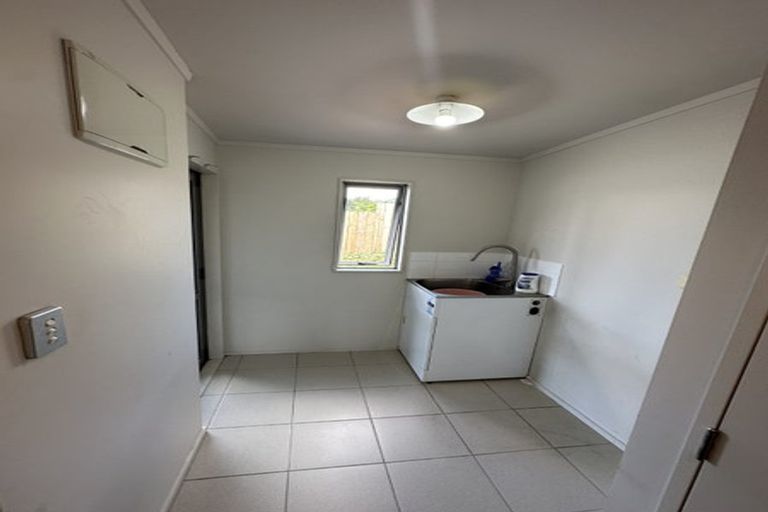 Photo of property in 72 Kervil Avenue, Te Atatu Peninsula, Auckland, 0610