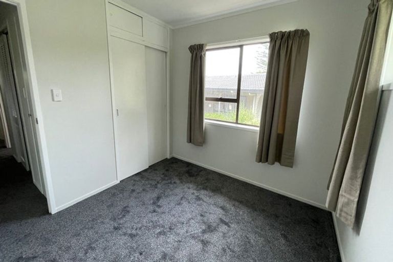 Photo of property in 35 Kirby Street, Glendene, Auckland, 0602